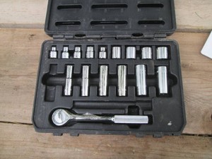 38in Deep and Shallow well SAE Socket and Ratchet set