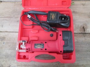 Tough test 18v cut out tool with battery and charger