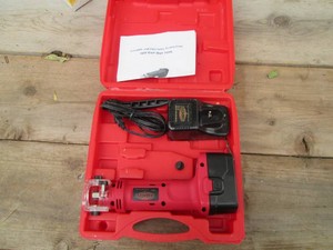 Tough test 18v cut out tool with battery and charger