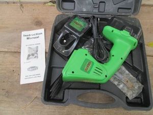 Tough test 18v Cordless hedge trimmer with battery and charger