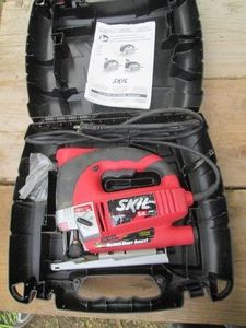 Skil orbital cut jig saw with hardside case