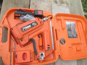 Paslode 30 degree cordless framing nailer with batteries and charger