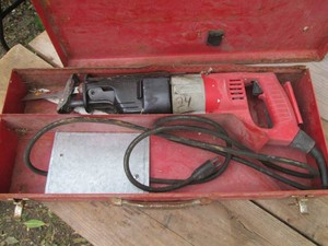 Milwaukee heavy duty super sawzall in metal case