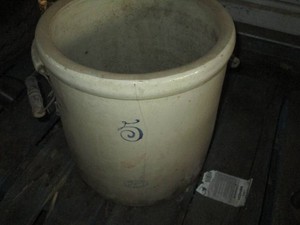 5-gallon Red Wing Stoneware crock with wood handles