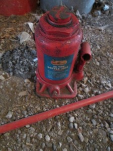 20-ton bottle jack with handle