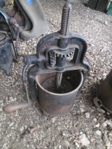 Vintage cast iron Specialty Co fruit press