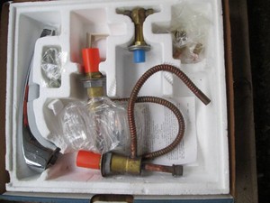 Valley kitchen faucet and handle