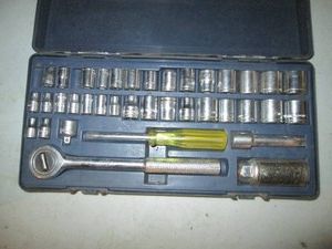 38in metric and SAE socket and ratchet set