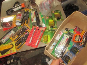 Variety of hand pruners, ratchets, retractable flashers, utility knives, outdoor thermometers and more