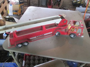 Vintage metal 2pc Nylint fire truck