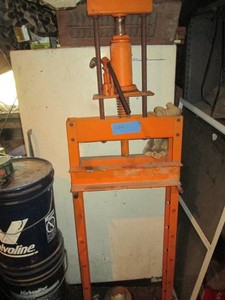 Heavy duty tool press