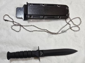 The Bone Edge 6040 Fixed Blade Knife  Black Finish  Sheath & Chain  NEW