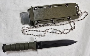 The Bone Edge 6038 Fixed Blade Knife  Olive Green Handle  Sheath & Chain