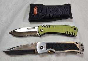 2 Folding Pocket Knives  Green Work Knife & Defender  SOG Sheath