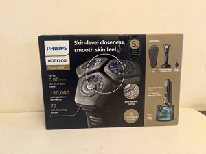 PHILIPS NORELCO SHAVER 8000