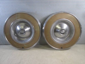 (D-4) Pair of Vintage 1970s Ford Torino Montego Maverick Comet 14 Hubcaps