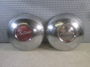 (CSB) Pair of Vintage 1930s 1940s Pontiac 9 34 Hubcaps