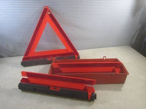 (EW4) KD Lamp KD-610-4645 Warning Triangle Kit - Set of 3 in Case
