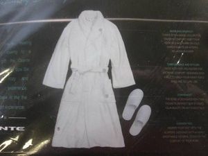 (CS) New Ovente Spa Set Bath Robe & Slippers in White