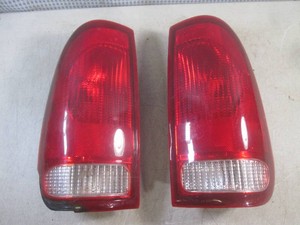 (A-3) Pair of Ford 1997-2003 Ford F-150 and 1999-2007 Ford F-250  F-350 Super Duty Tail Lights
