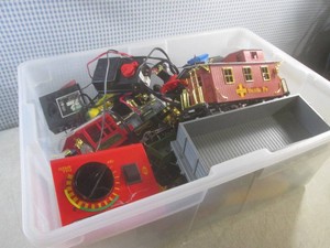 (BR3) Tote of Assorted Train Cars Controlers Etc