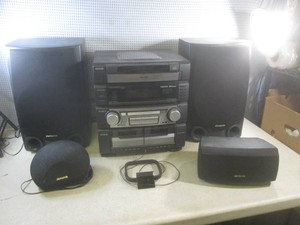 (EC1) Aiwa CX-ZVR55U Stereo System with Speakers Shown - Power On