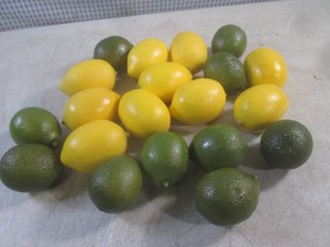 (CS) 20 Life Size Faux Lemons and Limes 10 of Each
