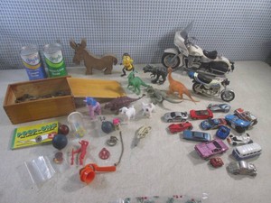 (EW3) Assortment of Vintage Items