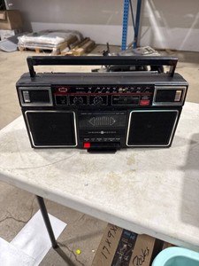 GE Vintage Boombox Radio Cassette