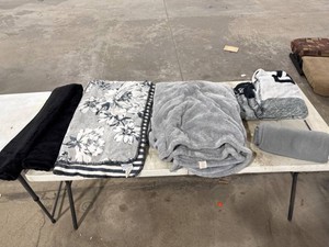 Assorted Fabric Blankets Lot
