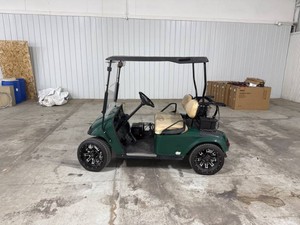 E-Z-GO Golf Cart