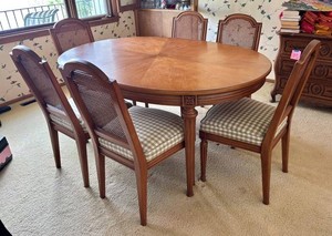 LR - Vintage  Henredon Dining Table & 6 Chairs