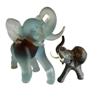 DR - Vintage Art Glass Elephant Figurines (Lot of 2) -
