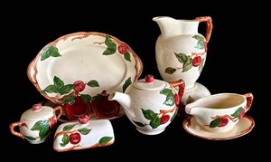 K - Vintage Franciscan Apple Earthenware Serving Set - 8-Piece