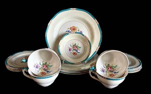 DR - Vintage China Dinnerware - Ridgways Roslyn Pattern 18-Piece Set