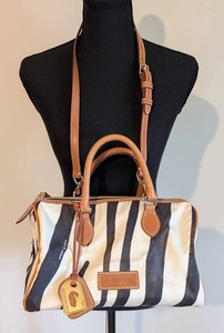 MB - Purse - Dooney & Bourke Classic Satchel AW028 2I