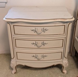B2 - Vintage French Provincial Nightstand - Dixie 3-Drawer Bedside Chest