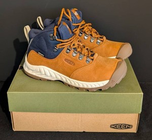 MB - Womens Hiking Boots - KEEN NXIS Explorer Mid WP Size 7.5