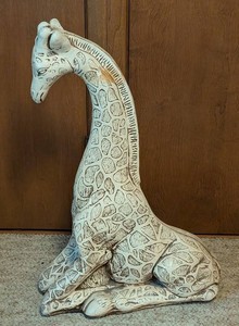 O - Vintage Ceramic Giraffe Sculpture - Large Seated Decor