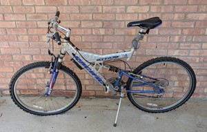 G - Mountain Bike - Pacific Titan 26-Inch 24-Speed