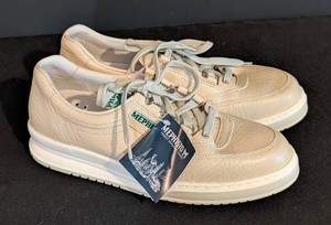 B2 - Womens Shoes - New Mephisto Lace-Up Pair Size 38