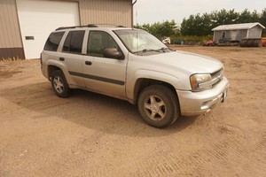 2005 Chevrolet Trail Blazer LS 4 x 4 SUV