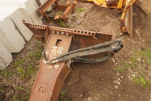 Bobcat Brand Universal Mount Bobcat Skid Loader Skid Steer Hydraulic Jack Hammer Attachment