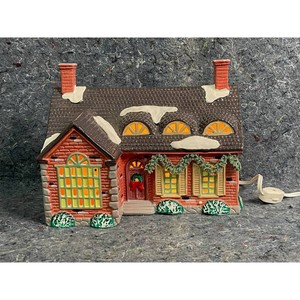Department 56 Snow Village Stonehurst House Ceramic Lighted House