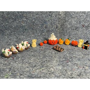 Halloween Pumpkin Ghost Figurine Set � Orange & Yellow Plastic Decorations