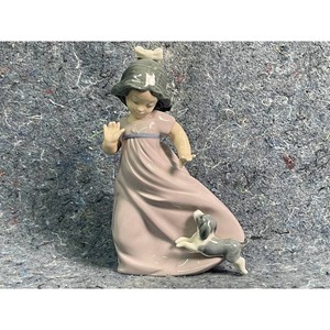 DEO Ceramic Figurine Set - Girl in Pink Dress with Puppy