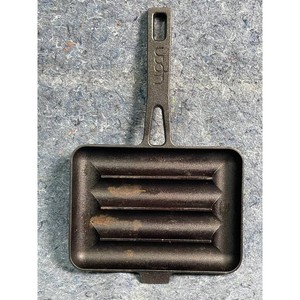 Urban Black Cast Metal Baking Tray with Handle and Slots