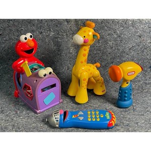 Plastic Sesame Street Character Toy Set � Mailbox, Giraffe, Keypad & Accessories Lot