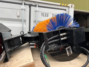 VORX Mini Skid Attachment Angle Broom (NL431R)