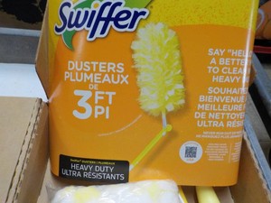 2 Swiffer 3 ft Dusters with Extra Dusters